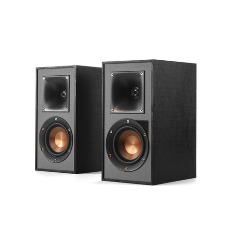 Perechea Klipsch R-41PM vazuta din fata, fara grile, cu hornul Tractrix patrat deasupra wooferului cu con de cupru