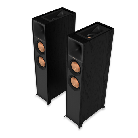 Pereche R-605FA vazuta din unghi de sus, cu grilele demontate; se vad modulul Dolby Atmos din capac si driverele frontale
