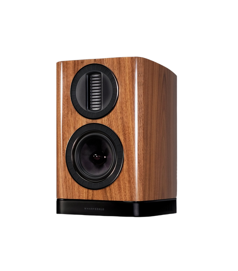 Wharfedale Aura 1 — finisaj Walnut, fundal transparent