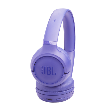 Căști JBL Tune 530BT lavandă, detaliu cu butoanele de pe cupă