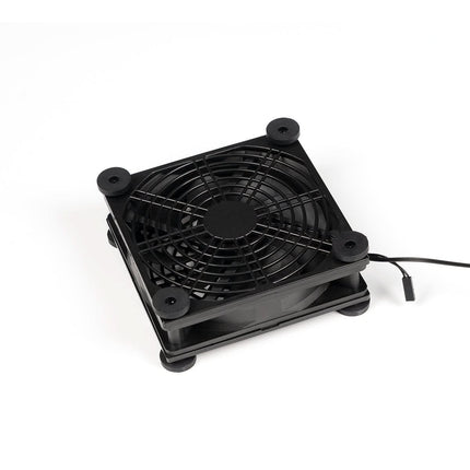 Ventilatorul USB Fosi Audio văzut din spate și de sus, cu intrările și ieșirile vizibile
