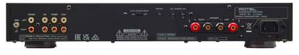 Panoul din spate al Rotel A10MKII: intrarea phono, intrările analogice RCA și bornele pentru boxe
