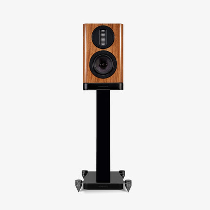 Wharfedale Aura 1 — finisaj Walnut, vedere din față pe stand