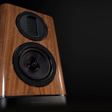 Wharfedale Aura 1 — detaliu difuzor AMT și woofer, finisaj Walnut