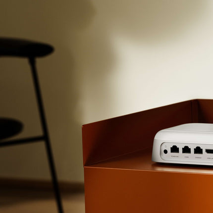Beoconnect Core, panoul din spate cu HDMI eARC, Power Link și Ethernet