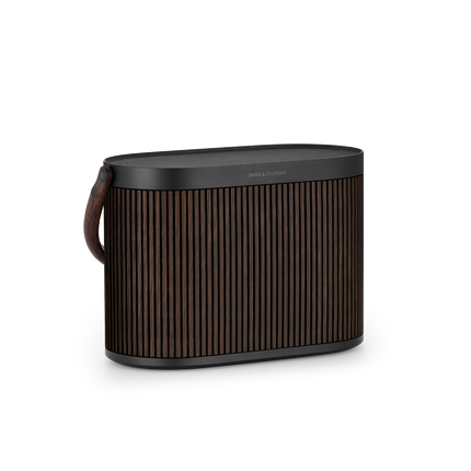 Bang & Olufsen Beosound A5 în finisajul Dark Oak