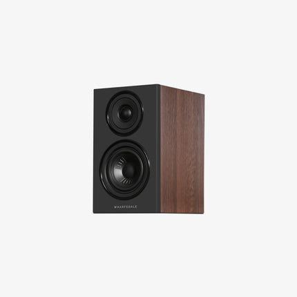 Wharfedale Diamond 12.0i — finisaj Walnut, vedere din unghi