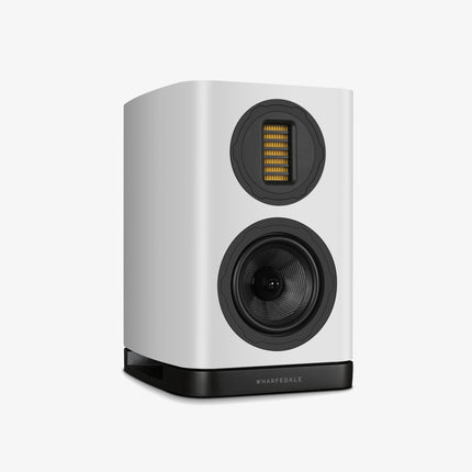 Wharfedale EVO 5.1 — finisaj White, unghi 3/4
