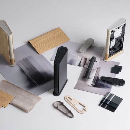 Beosound Emerge, detaliu de materiale — stejar, textil și aluminiu