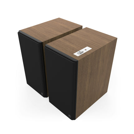Pereche Klipsch The Nines II in finisaj Walnut, in unghi din dreapta, cu grile