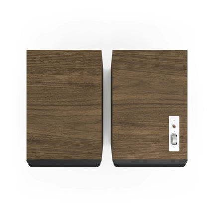 Pereche Klipsch The Nines II in finisaj Walnut, vazute de sus, cu placa de comenzi