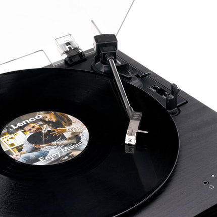 Brațul de citire al Lenco LS-15 cu doza Audio-Technica, coborât pe un disc de vinil
