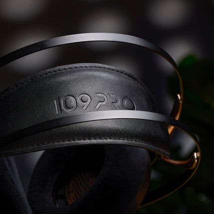 Meze Audio 109 PRO - banda de cap din piele vegana, inscriptionata 109 PRO