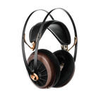Meze Audio 109 PRO - casca vazuta din trei sferturi, cu cupe din lemn de nuc negru