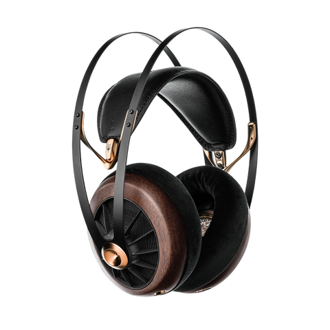 Meze Audio 109 PRO - casca vazuta din trei sferturi, cu cupe din lemn de nuc negru