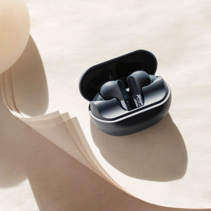 Produsul Căști true wireless Sudio N3 Pro purtat, culoarea bleumarin