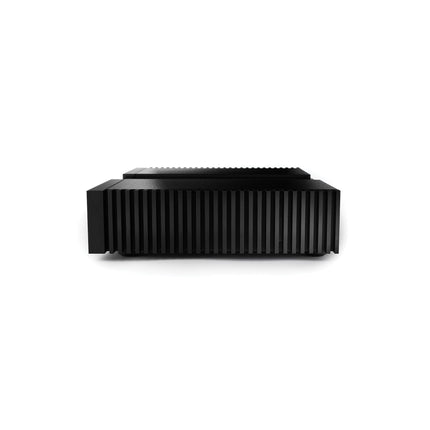 Naim NAP 350, vedere laterală cu radiatoarele de aluminiu