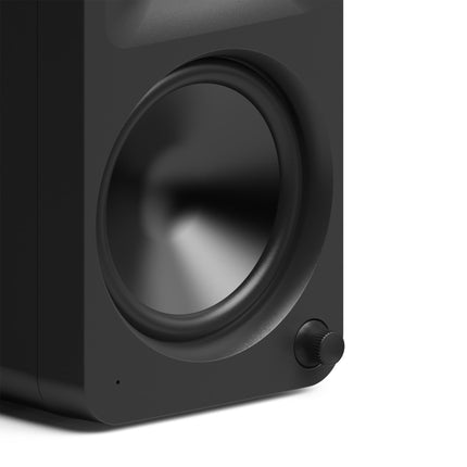 Boxe active Kanto Audio ORA4 negre, detaliu cu butonul de volum și wooferul