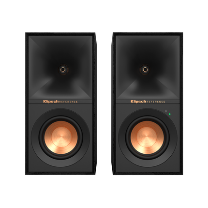 Perechea Klipsch R-40PM fara grile, cu pavilioanele Tractrix si wooferele cu finisaj de cupru la vedere