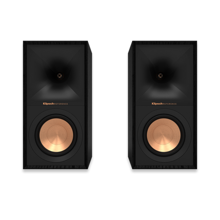 Perechea Klipsch R-50M vazuta frontal, fara grile, cu tweeterul pe horn Tractrix deasupra wooferului de cupru