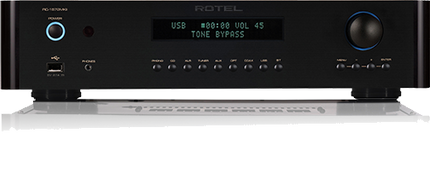 Rotel RC-1572MKII negru, vedere din față