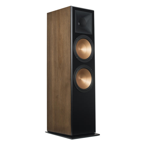 Boxa de podea Klipsch RF-7 III in finisaj Walnut, vazuta din unghi, fara masca