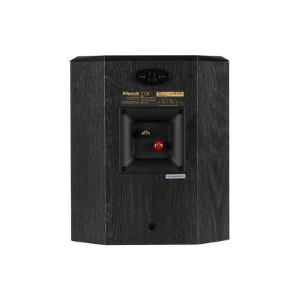 Panoul spate al boxei Klipsch RP-402S: gaura tip cheie, placuta cu marcajul MAIN 75 W si 8 ohmi, o singura pereche de borne si insertul filetat pentru montare pe perete