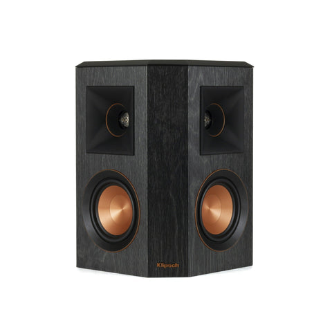 Boxa de surround Klipsch RP-402S in finisaj Ebony, fara grile: cele doua fete inclinate, fiecare cu un tweeter pe horn Tractrix deasupra unui woofer cu con de cupru
