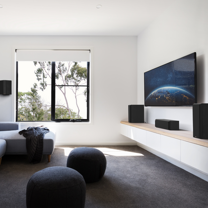 Klipsch RP-404C II sub televizor, intr-un sistem home cinema cu boxe de podea si surround
