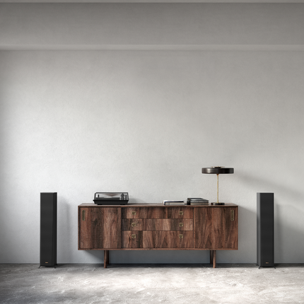 Boxe de podea Klipsch RP-5000F II intr-un interior amenajat