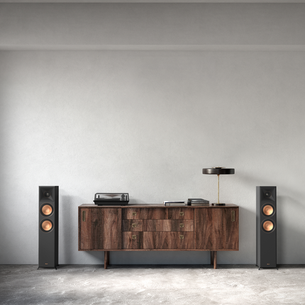 Sistem home cinema cu boxe Klipsch RP-6000F II in finisaj Walnut si boxa de centru