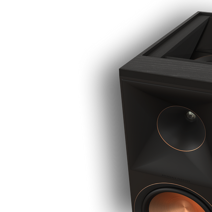 Prim-plan cu modulul Dolby Atmos incastrat in capacul boxei Klipsch RP-8060FA II