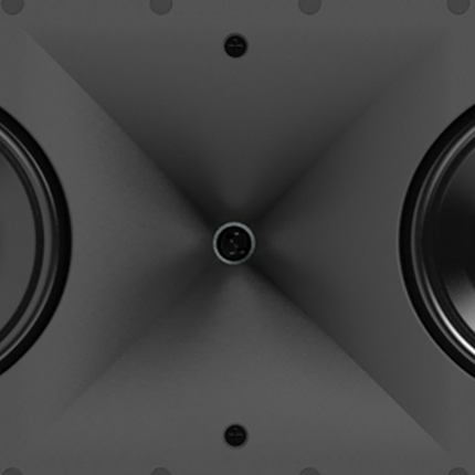 Prim-plan pe hornul HDI al boxei JBL Synthesis SCL-6, intre doua woofere