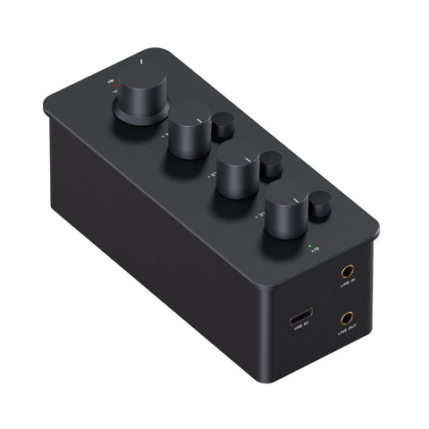 Amplificatorul Fosi Audio SK01, cu panoul frontal, comenzile și carcasa vizibile