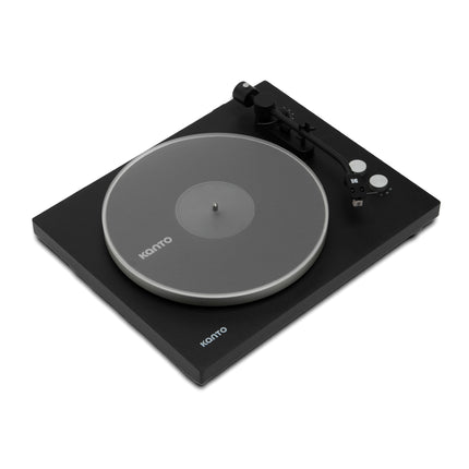 Covoraș Kanto Audio TT-AM așezat pe platanul unui pick-up Kanto negru