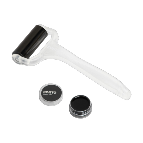 Kit Kanto Audio TT-GKIT: rolă din silicon pentru viniluri și recipient cu gel pentru ac, decupate pe fundal transparent