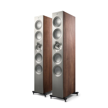 KEF Reference 5 Meta, finisaj Satin Walnut / Silver, vedere din față și lateral