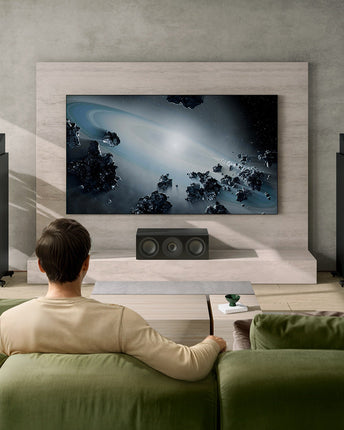 KEF Q11 Meta, finisaj Satin Black, fotografie în ambient