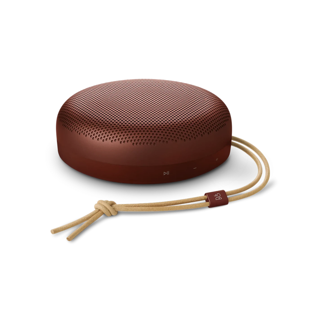 Beosound A1 3rd Gen în finisaj Rustic Red, pe fundal neutru.