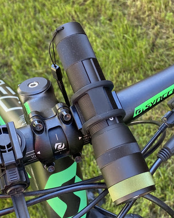 Far reincarcabil bicicleta GP Discovery CR42, 1000 lumeni + suport pentru ghidon