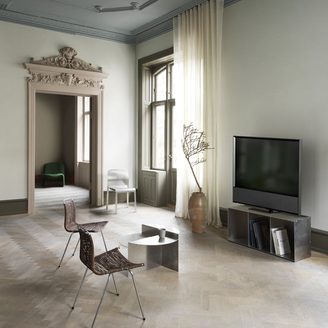 Beovision Contour 48" — imagine de ambianță.
